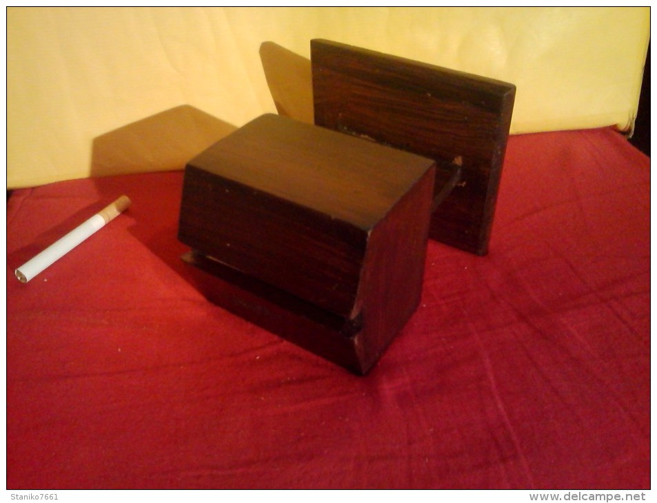 § VINTAGE § ANCIEN DISTRIBUTEUR A CIGARETTES EN BOIS  VERNIS COMME NEUF - Boxes