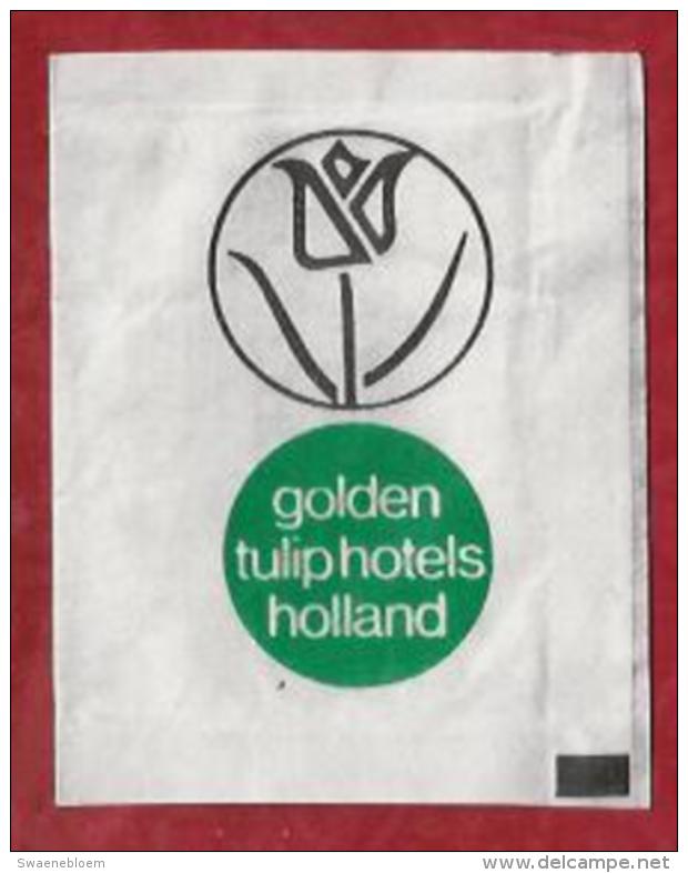Suikerzakje.- Sugar Packet - Golden Tuliphotels Holland. Grandhotel Britannia. Ster Disposables Suiker.   2 Scans - Sugars