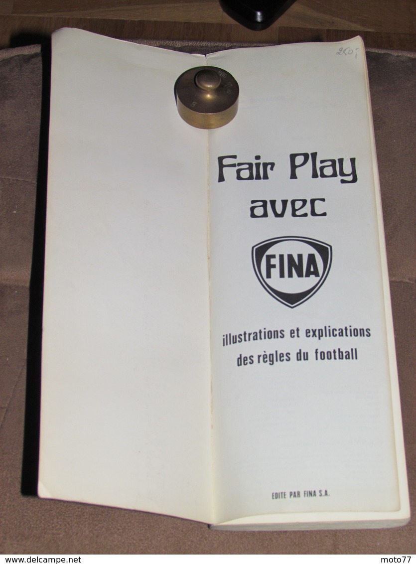 RARE Album Collecteur Images Vignettes - Carburant FINA - FOOT - 1972 - Complet - Albums & Catalogues