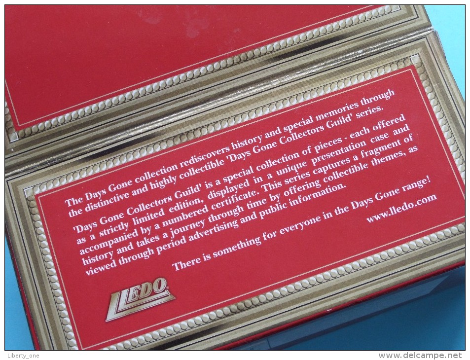 The Story of RMS " QUEEN MARY " Publicity at Car in BOX Lledo Collector's Club ( see Photo for detail ) !