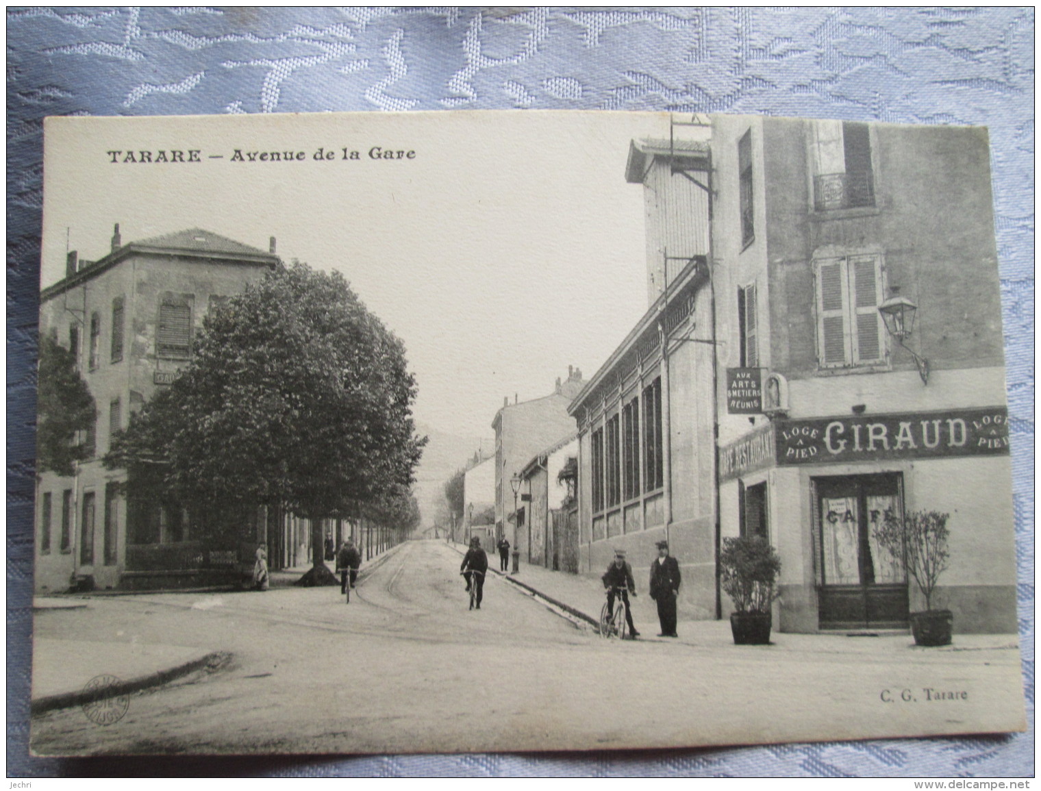 TARARE . AVENUE DE LA GARE  . BAR RESTAURANT GIRAUD - Tarare