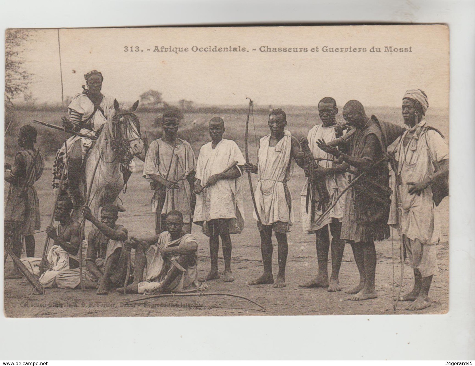 CPSM BURKINA FASSO ETHNOLOGIE - Chasseurs Et Guerriers Mossi - Burkina Faso