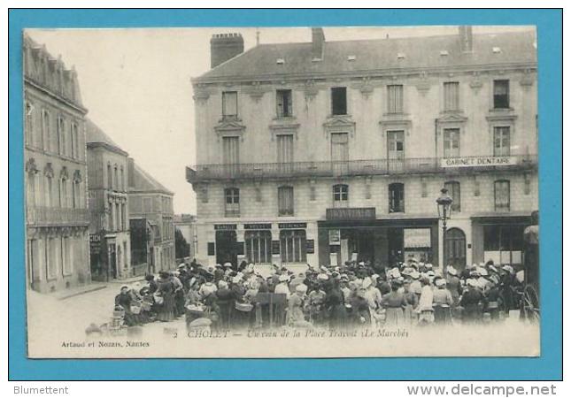 CPA 2 - Métier Marchands Ambulants Le Marché Place Travost - Banque - Cabinet Dentaire CHOLET 49 - Cholet