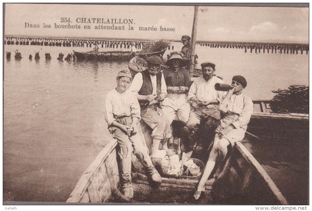 17-CHATELAILLON-Dans Les Bouchots En Attendant La Marée Basse... Animé - Châtelaillon-Plage