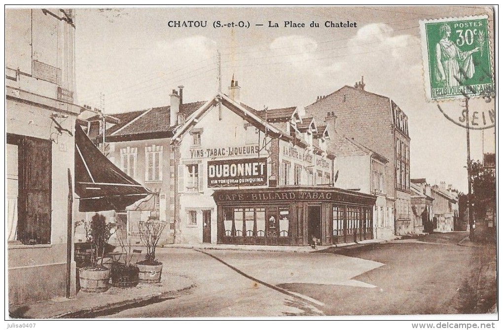 CHATOU (78) La Place Du Chatelet Commerces - Chatou