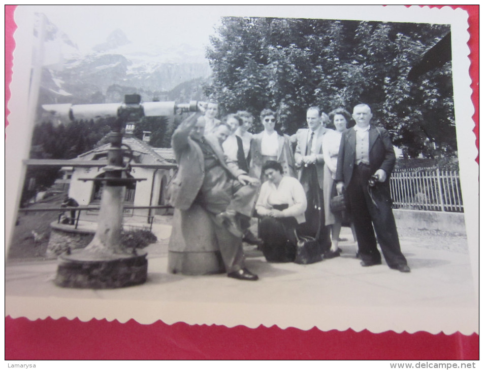 1954 LOT DE 7 PHOTOS  PHOTOGRAPHIE Groupe Amis En Villiégiature TOURISME VOYAGE EN SUISSE +POCHETTE KODAK - Lieux