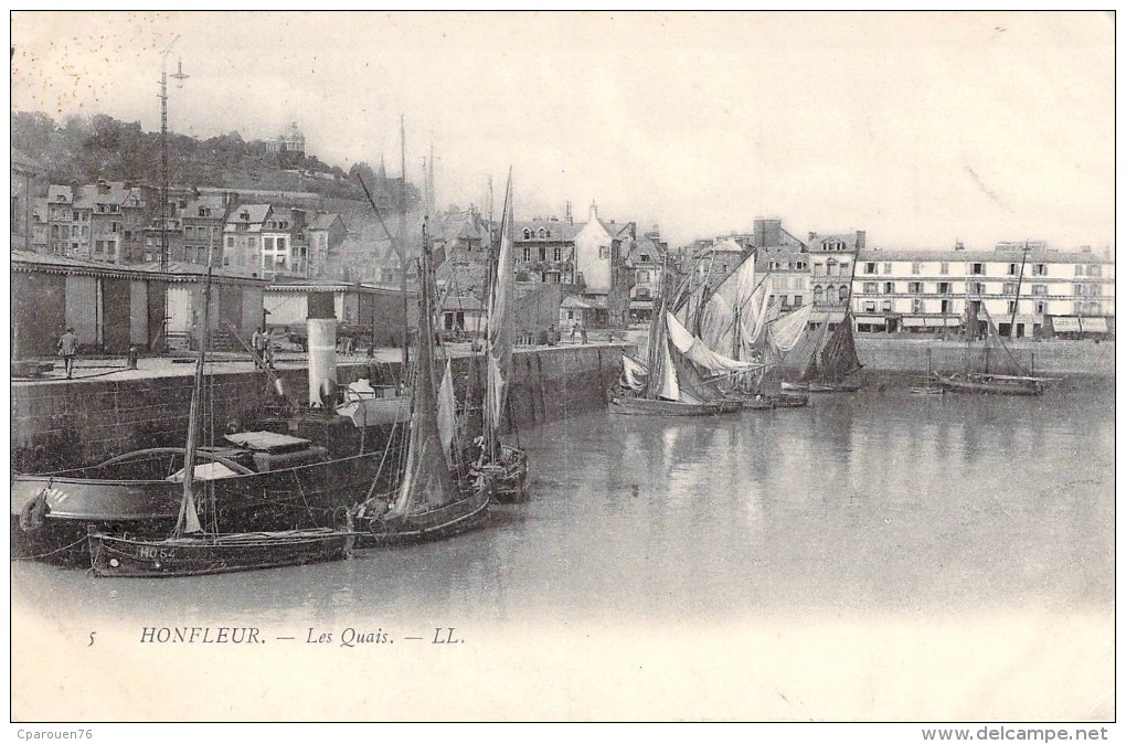 C P A Honfleur Les Quais L L Louis Lévy Remorqueur Barques - Tugboats