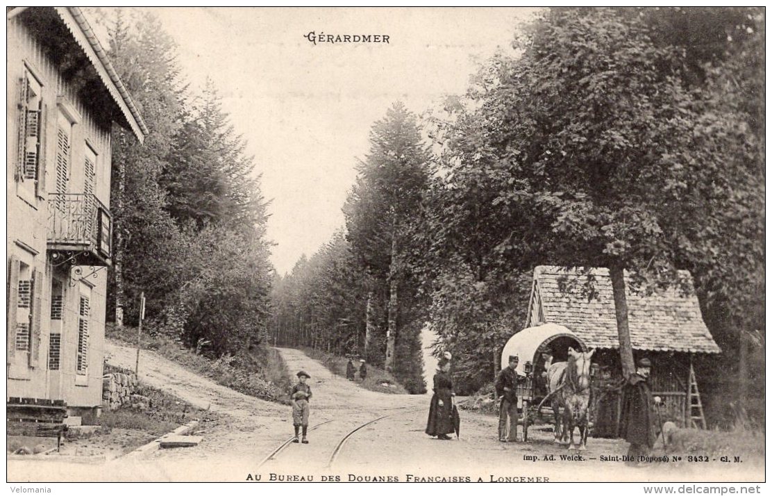 V4529 Cpa 88 Gérardmer -  Au Bureau Des Douanes Françaises à Longemer - Gerardmer