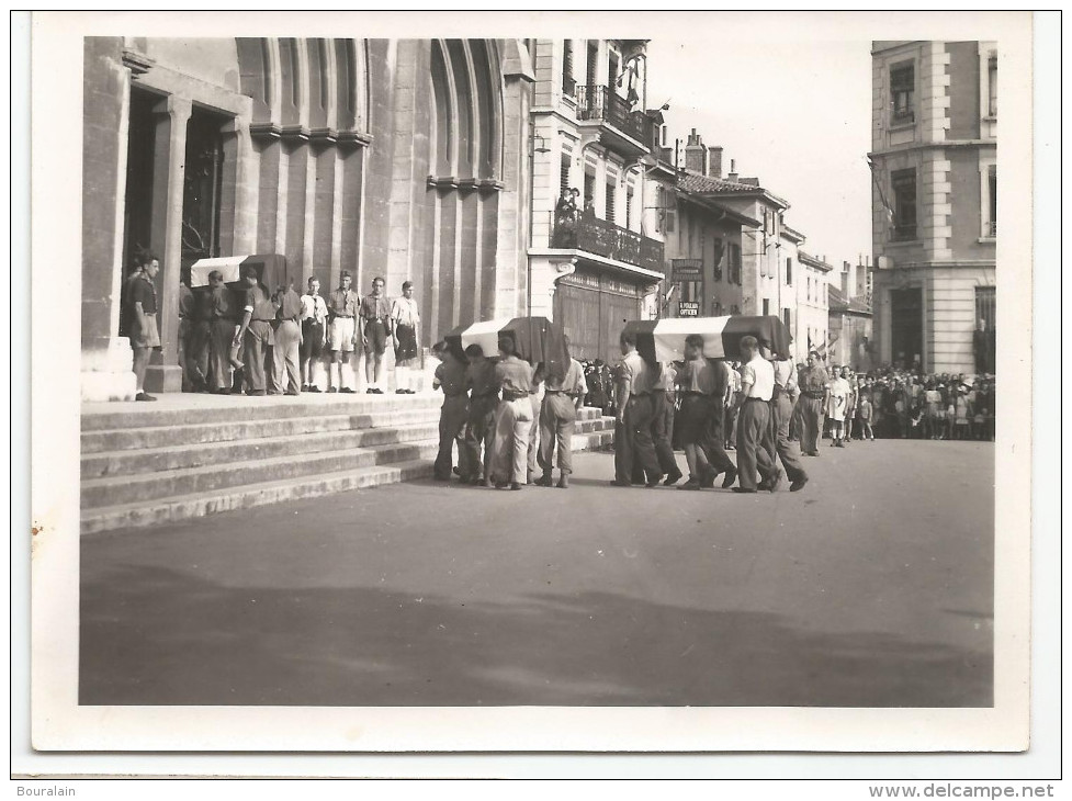 BOURGOIN - Photo Funérailles Libération Août 1944 - Bertch - Guerre, Militaire