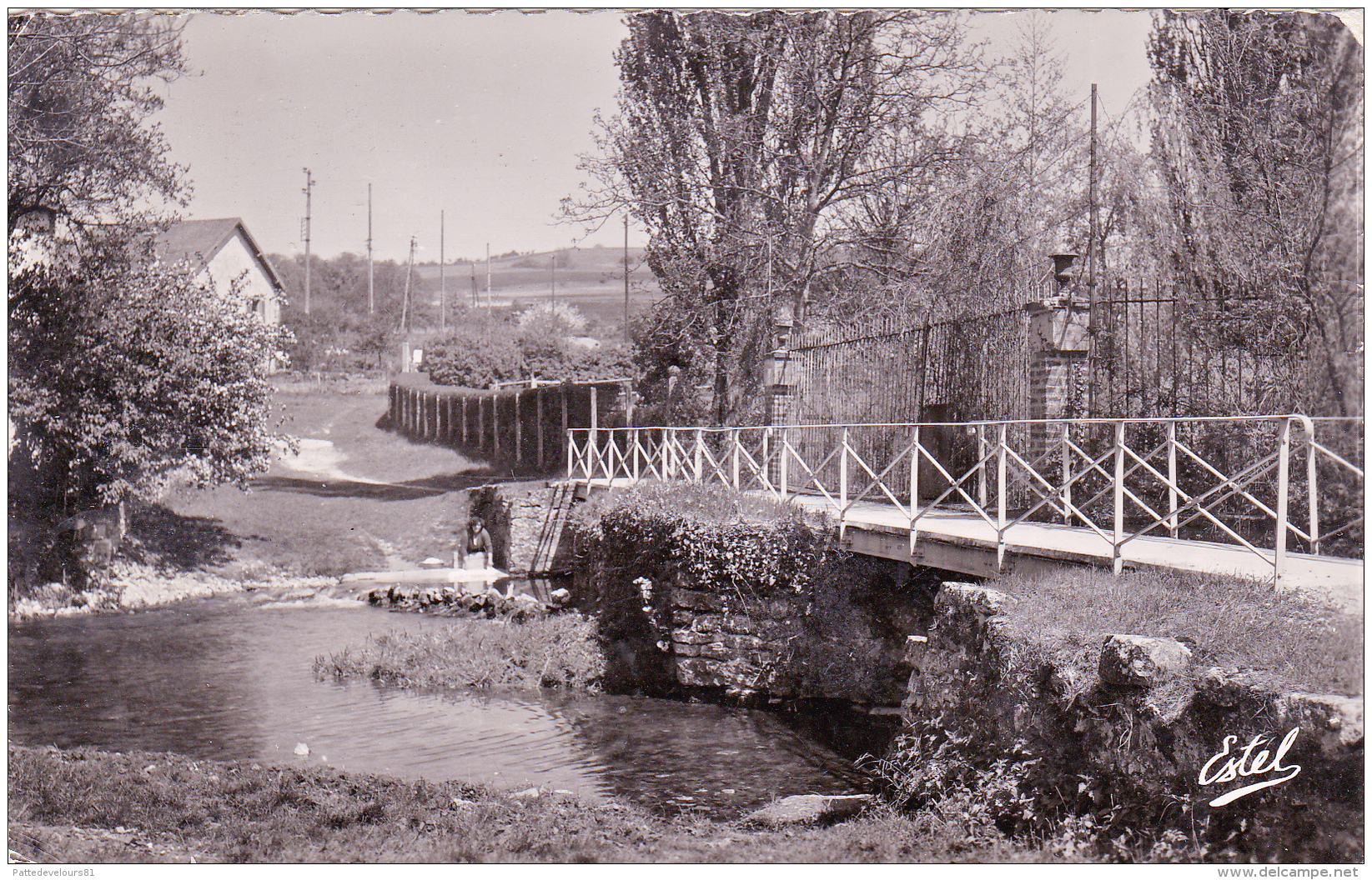 CPSM Dentelée (78) BEYNES La Mauldre Au Pont Barra - Beynes