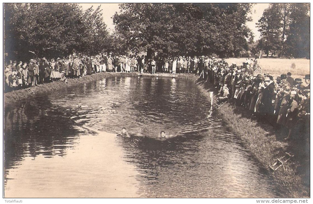 LENZEN Prignitz Einweihung Schwimmbad Zuschauer Begleiten Schwimmer Auf 1. Bahn Original Fotokarte Der Zeit TOP-Erhaltun - Lenzen