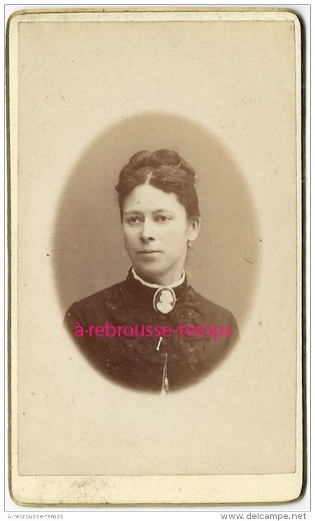 CDV Mode -bijou-femme Avec Un Très Gros Camay-photo Anonyme - Anciennes (Av. 1900)