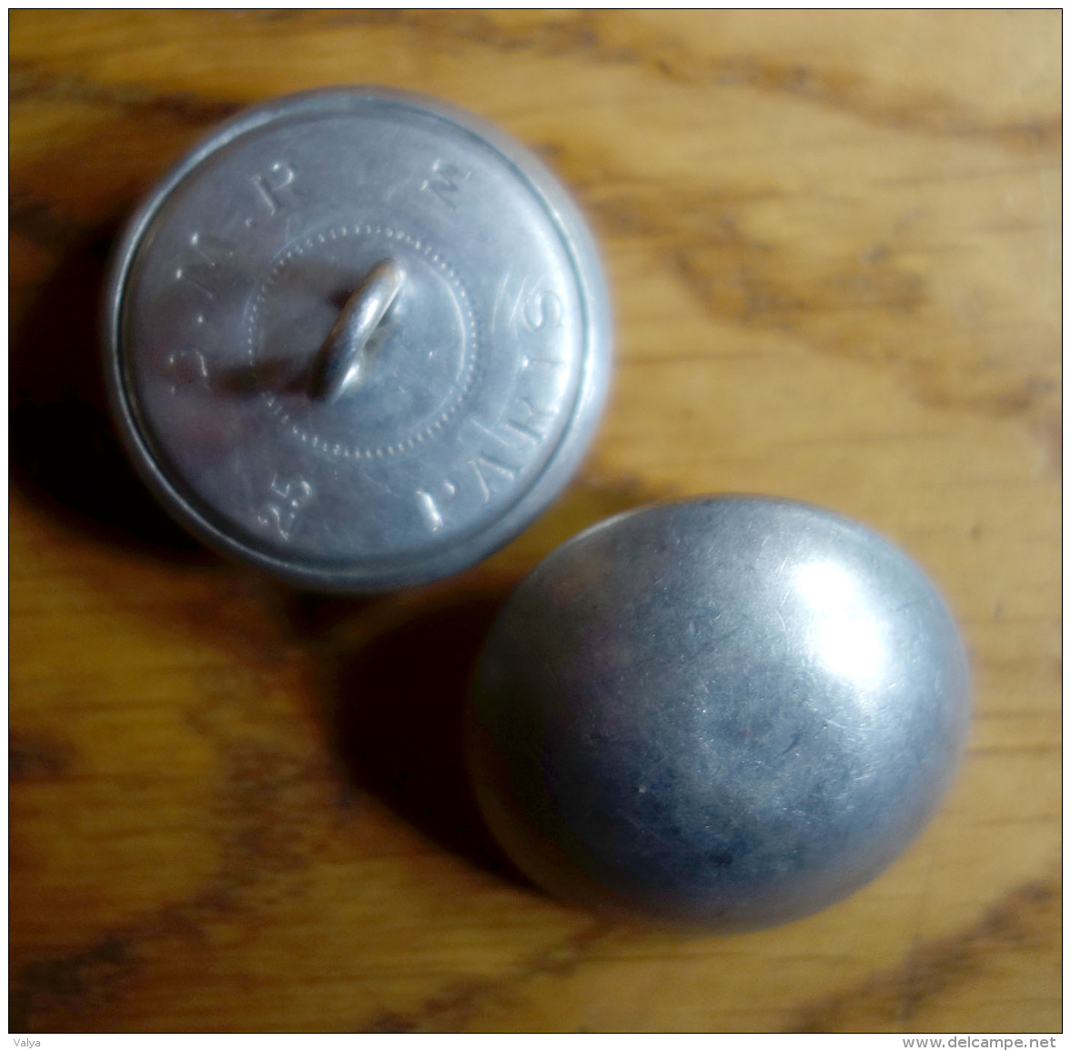 Lot De 2 Boutons Militaires Aluminium - Botones