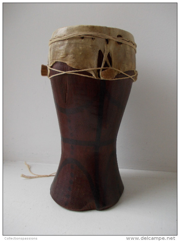 - DJEMBE - BONGO - TAM TAM - - Musikinstrumente