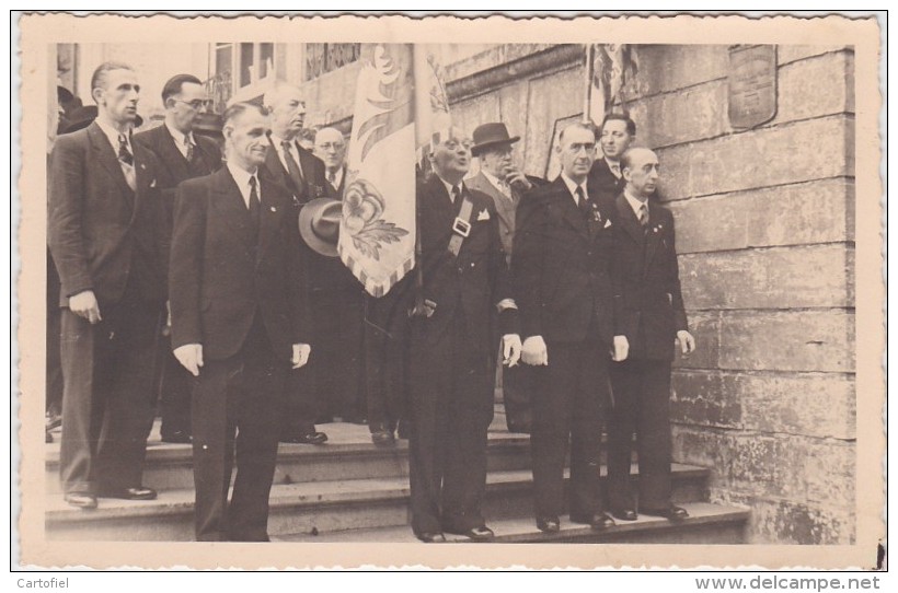 VERVIERS-CARTE-PHOTO-REMISE DU DRAPEAU-S.W.-DATEE-24.09.49-PHOTO-RUWET-VOYEZ 2 SCANS - Verviers