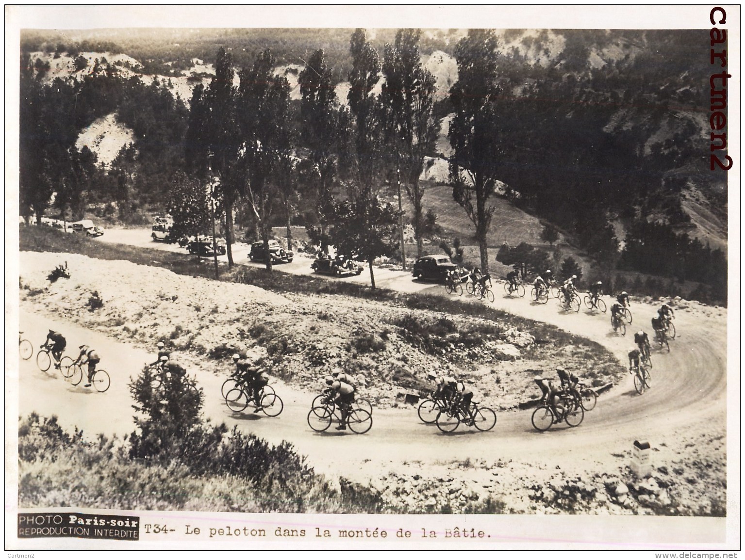 TOUR DE FRANCE LE PELOTON DANS LA MONTEE DE LA BÂTIE CYCLISME CHAMPION CYCLISTE PHOTOGRAPHIE PARIS-SOIR PRESSE - Cyclisme