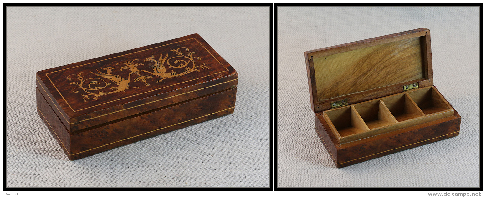 Boite En Plaquage De Loupe De Thuya, Avec Marqueterie Style XVIIIème Sur Couvercle, 4 Comp., 123x58x33mm . - TB - Stamp Boxes