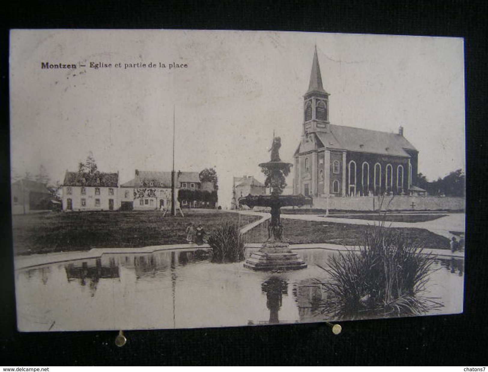 W-519  / Liège > Plombières /   Montzen,  Montzen, Eglise Et Partie De La Place    / 1933 - Plombières