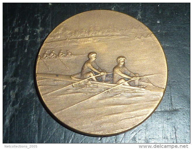 MEDAILLE EN BRONZE " ANCIENNE " NEUVE SUR L´AVIRON DOUBLE RAMEUR DANS SON ECRIN - AVIRON SPORT - Rudersport