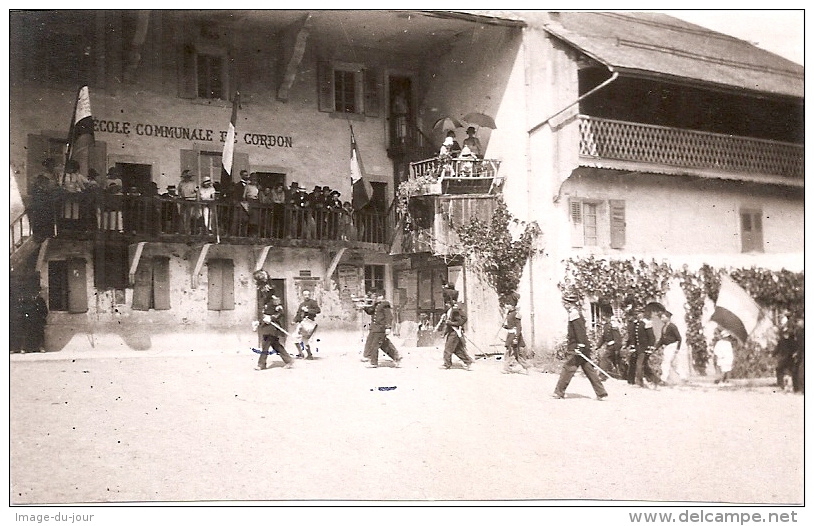 Savoie  Les Pompiers De Combloux Commune De Cordon 1924 - Lieux