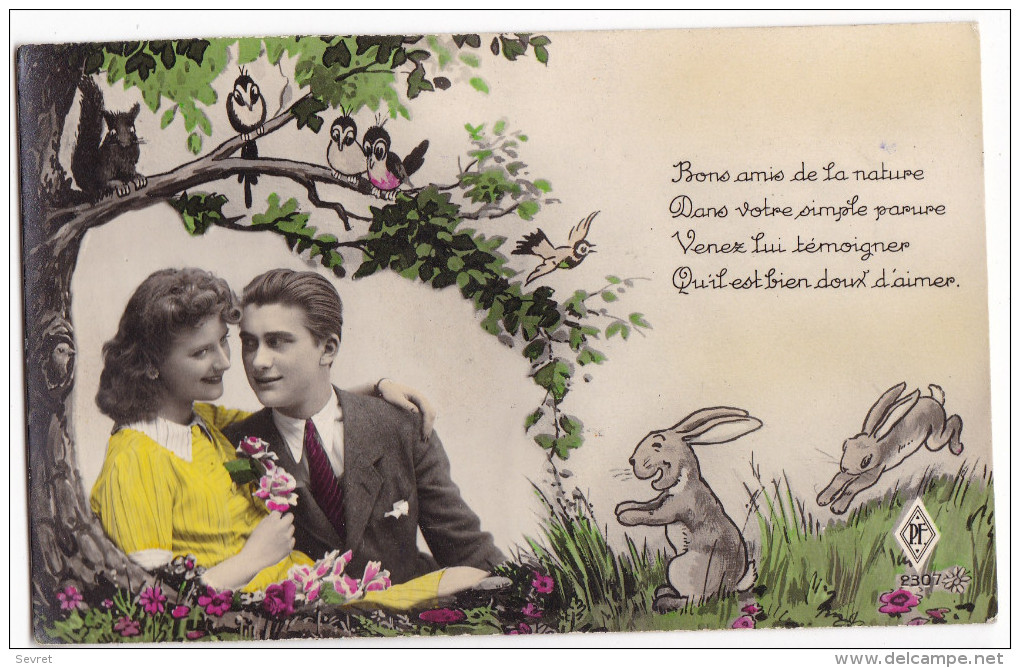 Photo D´un Couple Dans La Nature Dessinée Avec Ecureuil, Oiseaux, Lapins. Cliché Pas Courant - Couples