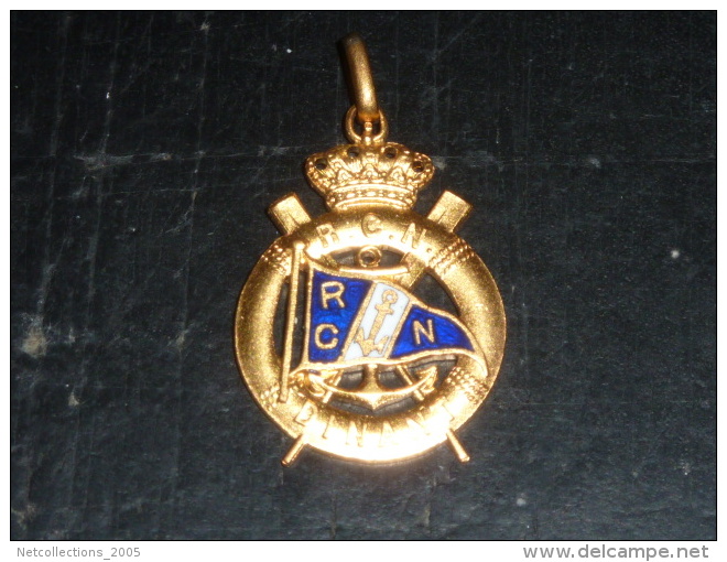 BROCHE INSIGNE AVIRON EN EMAIL DOREE - R.C.N. REGATE DINANT 11 JUILLET 1937 - RARE AVIRON SPORT - Aviron