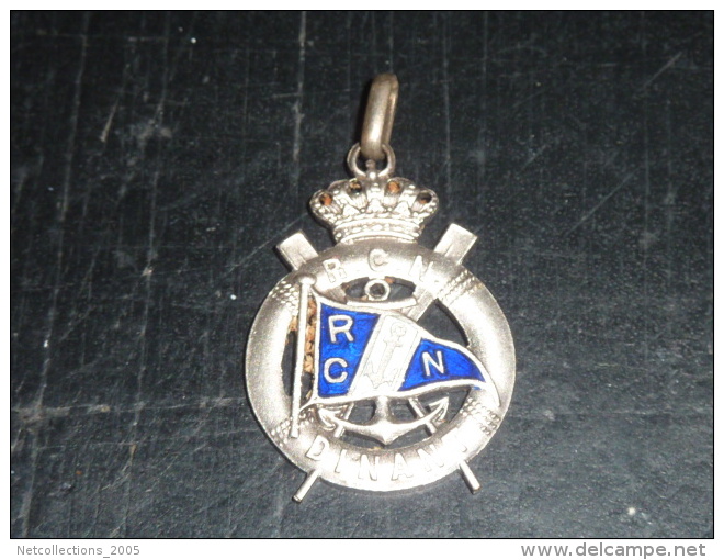 BROCHE INSIGNE AVIRON EN EMAIL ARGENTEE - R.C.N. REGATE DINANT 11 JUILLET 1937 - RARE AVIRON SPORT - Aviron