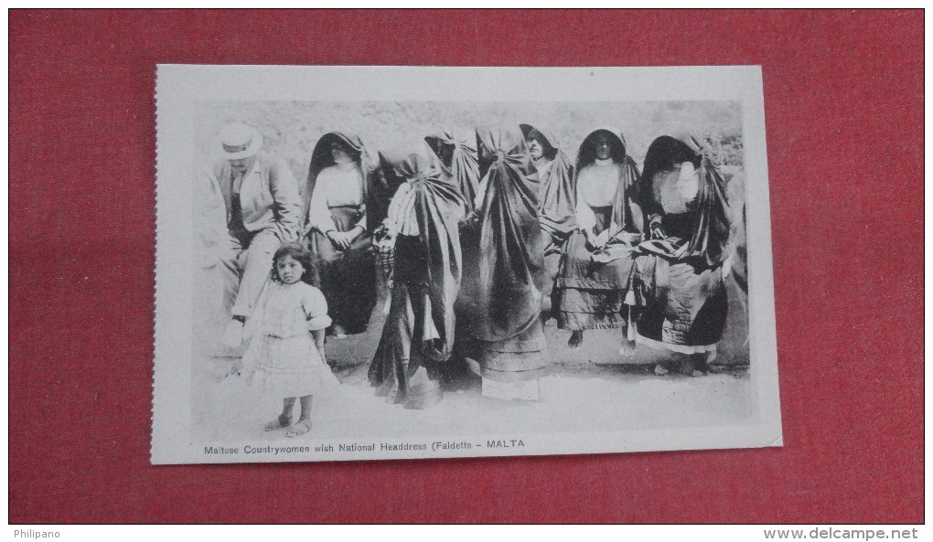 > Malta--  Countrywomen With National Headdress--ref 2336 - Malta