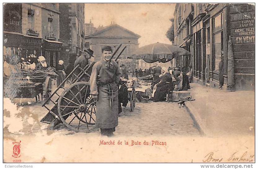 Angers    49        Marché Butte Du Pélican. Au Fond Place Imbach   (carte Abimée  Voir Scan) - Angers