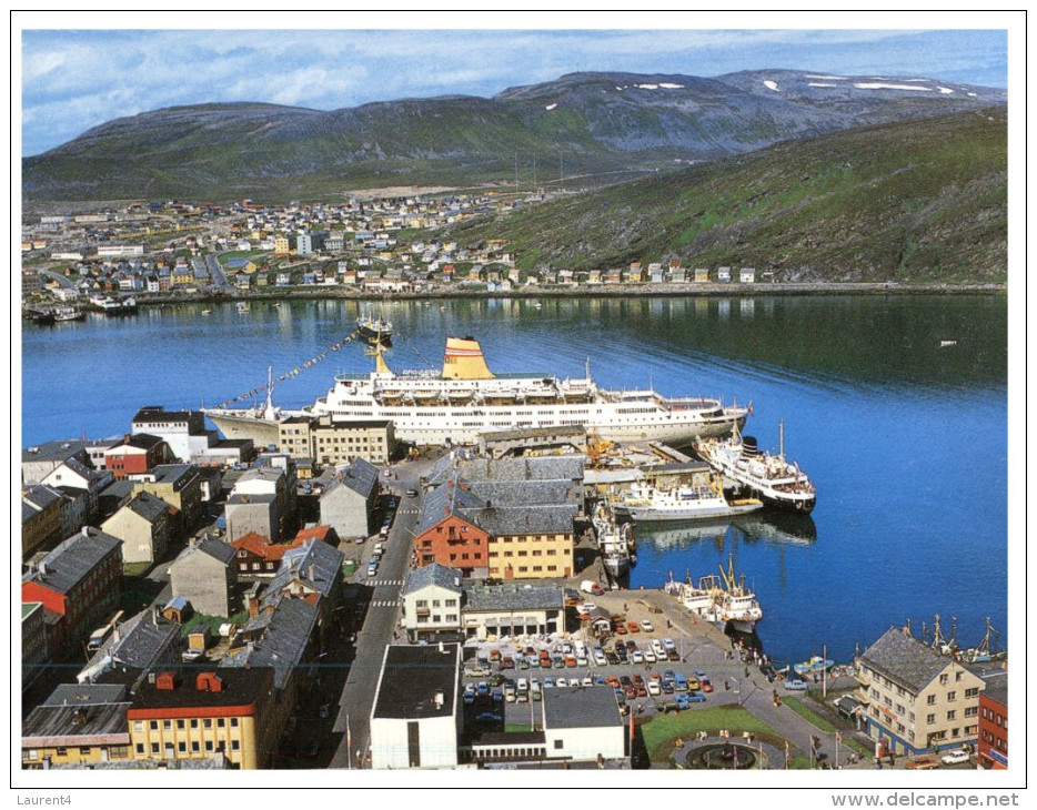 (M+S 555) Norway - Express Coastal Liner In Hammersfest - Ferry - Ferries