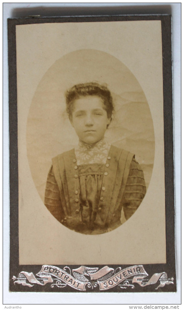 Portrait CDV Ancien Jeune Fille Jules Planchais Photographe Amateur Chatillon Sur Colmont 53 - Autres & Non Classés