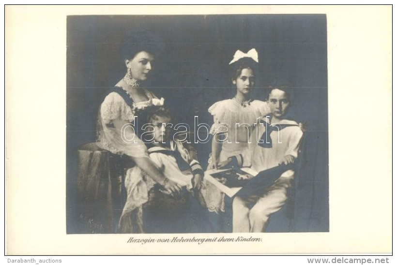 ** T1 Herzogin Von Hohenberg Mit Ihren Kindern / Sophie, Duchess Of Hohenberg With Her Children - Zonder Classificatie