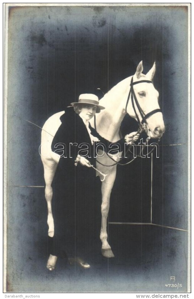 T1/T2 Lady With Horse - Unclassified