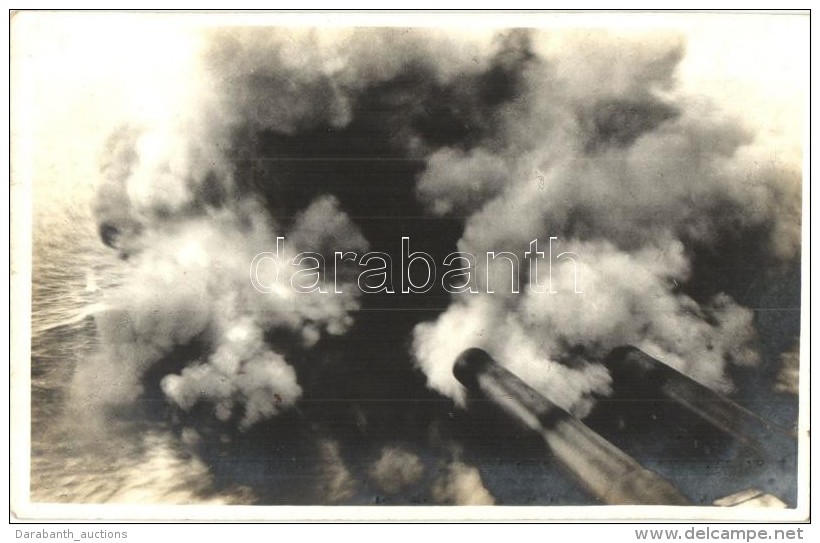 ** T2/T3 Kaliberschuss Aus 24 Cmt. Geschütz / 24 Cm Gun Firing On A Battleship, Phot. Alois Beer (EK) - Zonder Classificatie