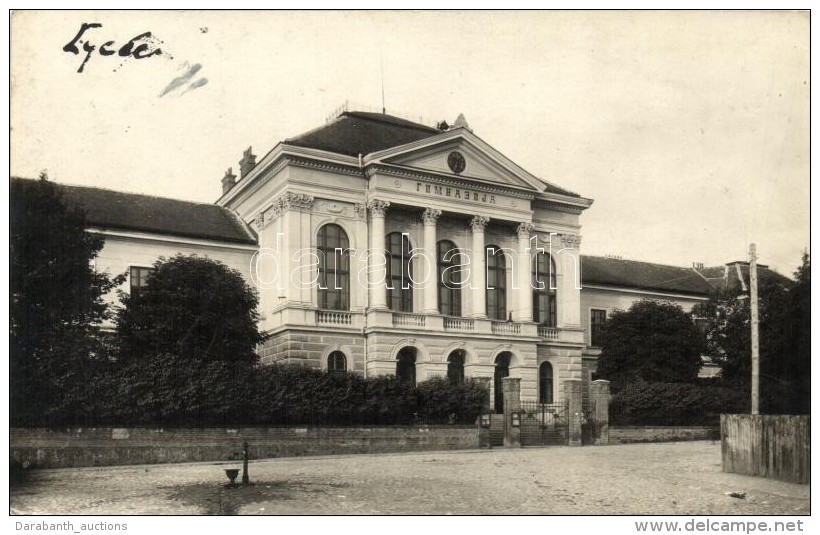 T2 Kragujevac, Boy Grammar School, Photo - Sin Clasificación