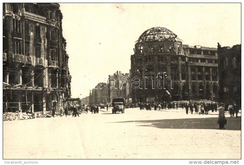 * T2/T3 Berlin, Potsdamer Platz Mit Haus Vaterland; Serie Und Neues Leben Blüht Aus Den Ruinen' / Berlin After... - Non Classés