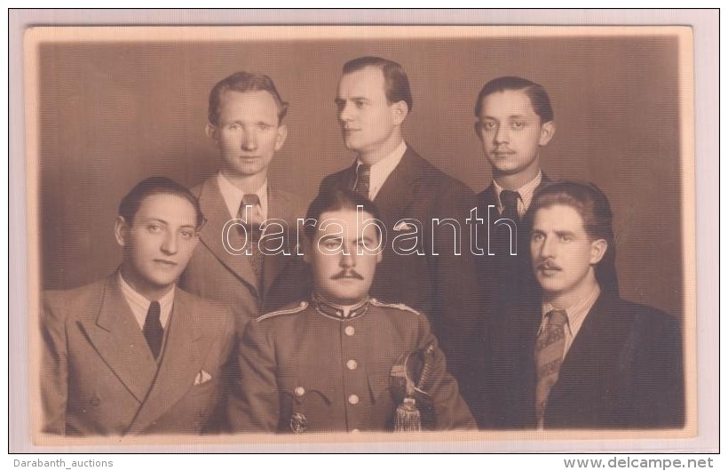 Cca 1940 Horthy Katonatiszt, Csapattiszti Jelvénnyel és Karddal - Autres & Non Classés