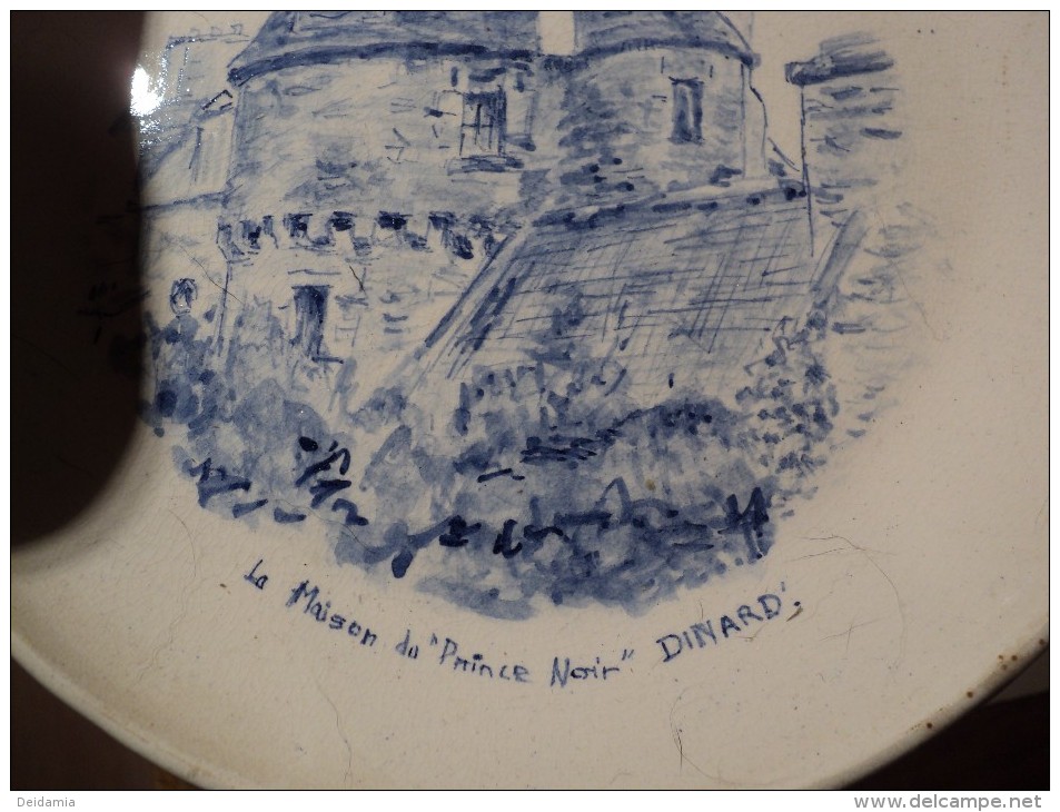 ASSIETTE DINARD. LA MAISON DU PRINCE NOIR. FAIENCE? - Assiettes