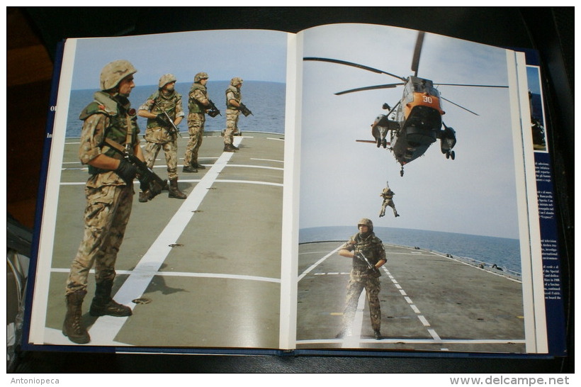 ITALIA 1993 - LIBRO DELLA MARINA MILITARE MISSIONI ALL'ESTERO - Italian