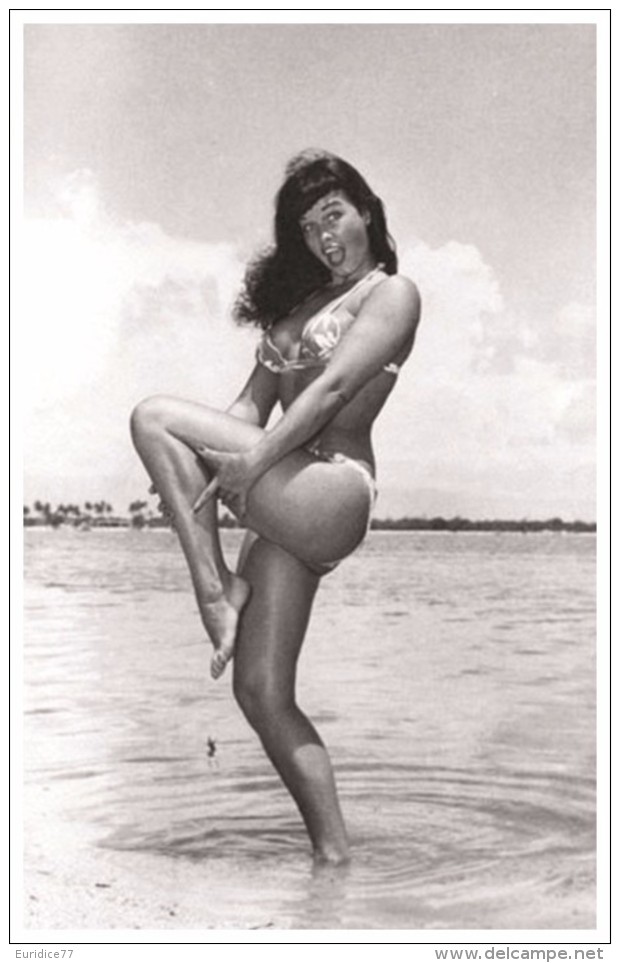 Sexy BETTIE PAGE Actress PIN UP PHOTO Postcard - Publisher RWP 2003 (68) - Artiesten