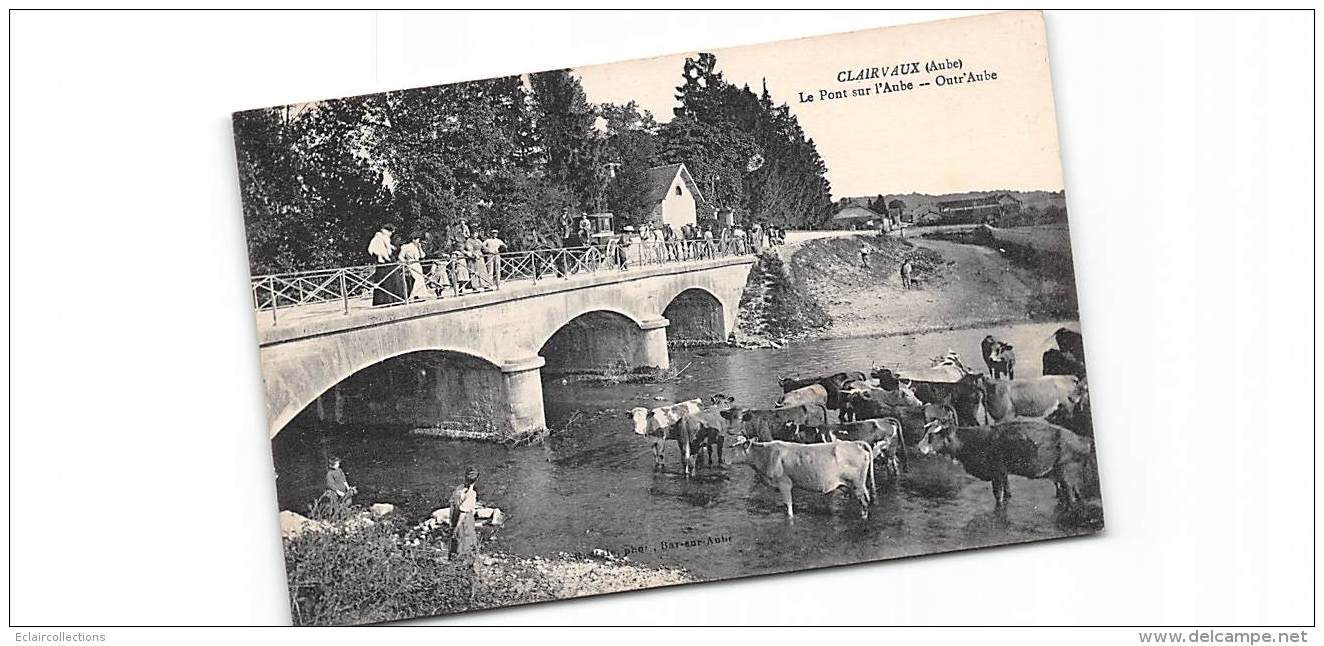 Clairvaux     10       Pont Sur L'Aube.  Vaches A La Rivière - Autres & Non Classés