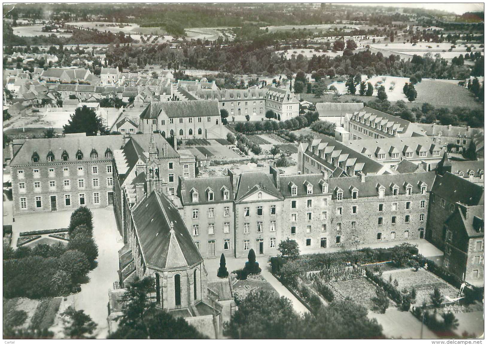 CPM - 22 - CREHEN - Congrégation De La Divine Providence - Maison Mère - Vue D'ensemble - Créhen