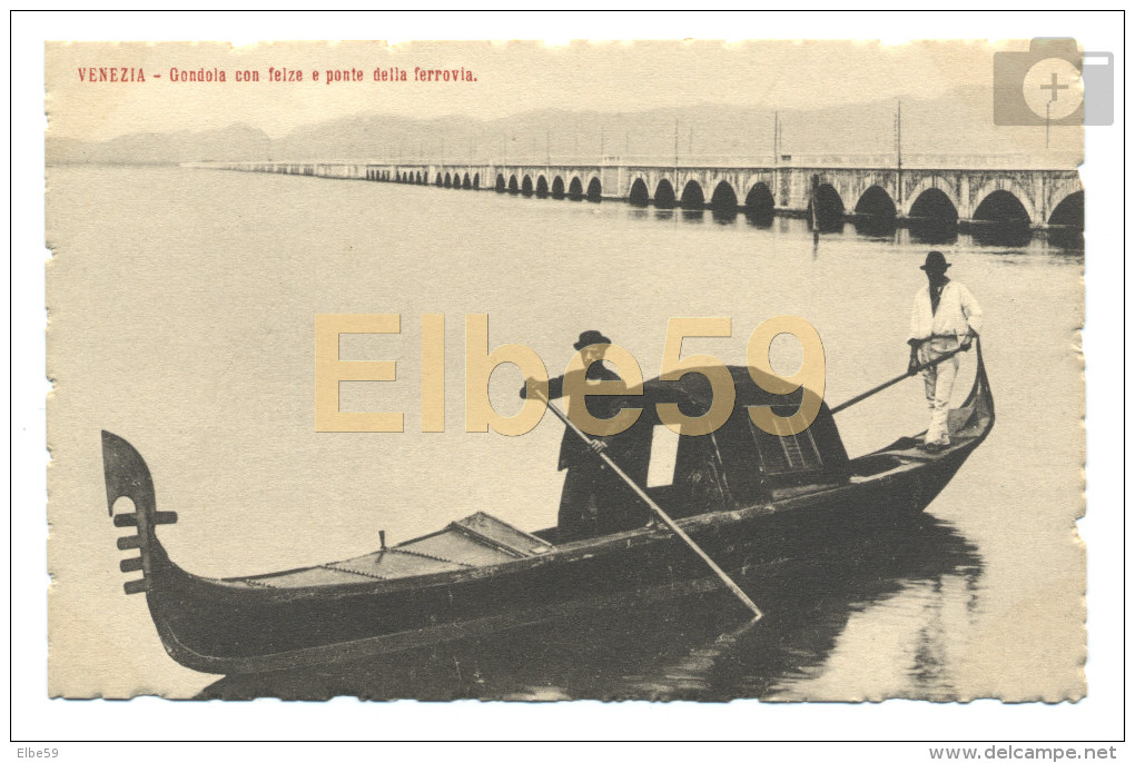 Venezia (VE), Gondola Con Felze E Ponte Della Ferrovia, Nuova - Altri & Non Classificati