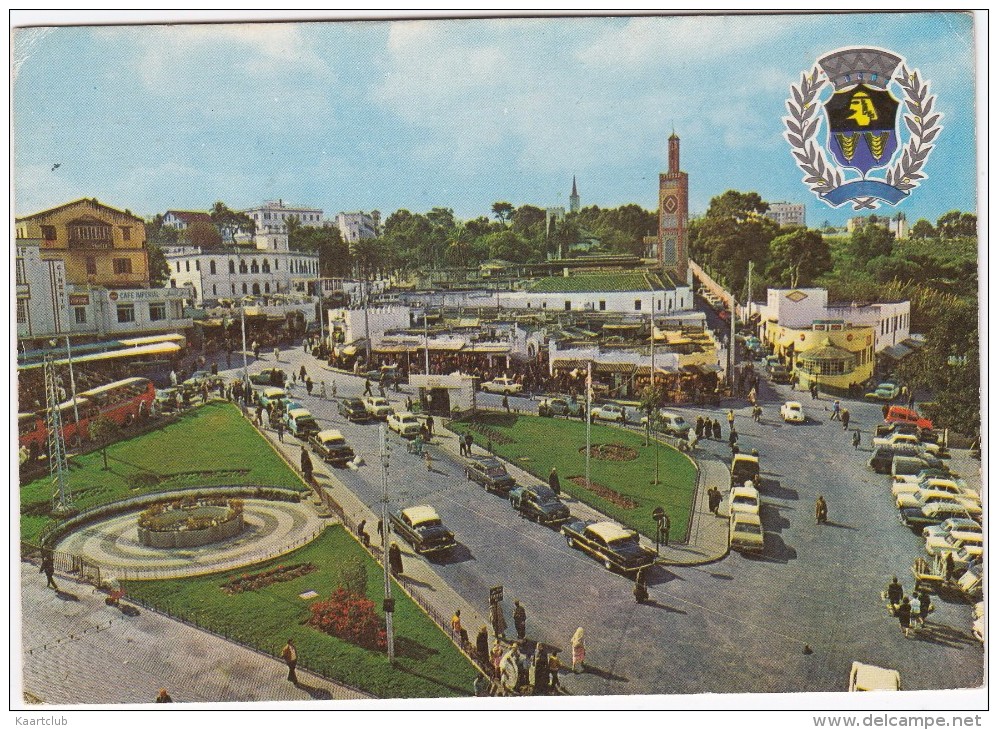 Tanger: DESOTO '57, PLYMOUTH BELVEDERE '55, PEUGEOT 403 & 404, AUTOBUS/COACH - Place Du Grand Socco  - (Maroc) - Turismo