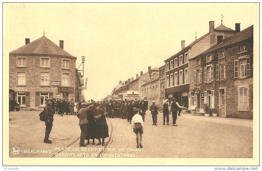 BELGIQUE   BEAURAING  -   PLace  De Berry  Et Rue De Dinant - Beauraing