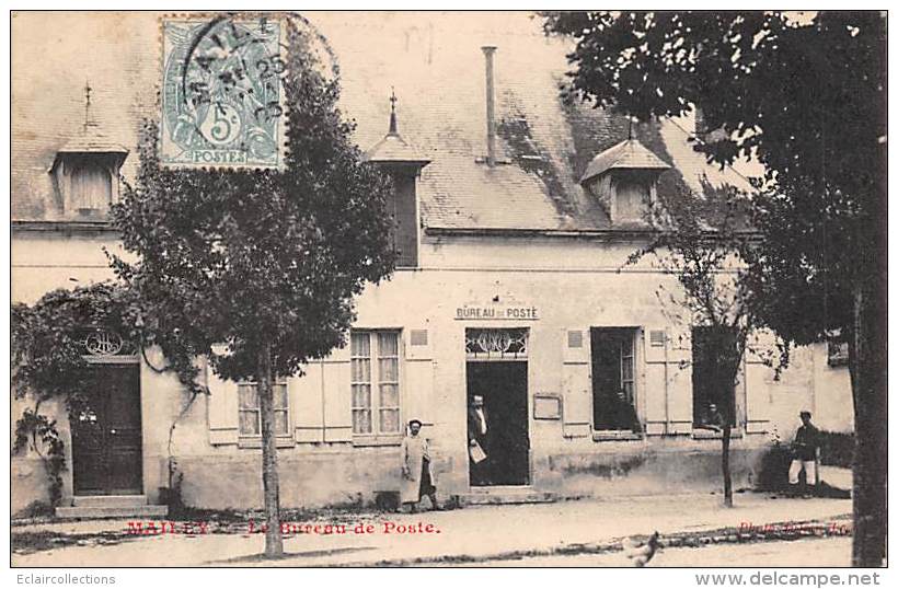 Mailly Le Camp       10    Le Bureau De Poste          (voir Scan) - Mailly-le-Camp