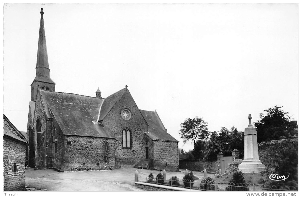 ¤¤  -   LARCHAMP    -   L'Eglise Et Le Monument Aux Morts    -  ¤¤ - Larchamp