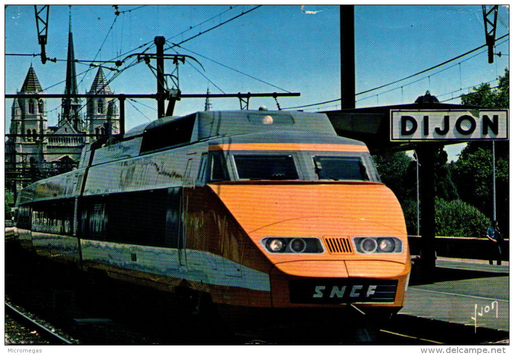 Le T.G.V. En Gare De Dijon - Trains