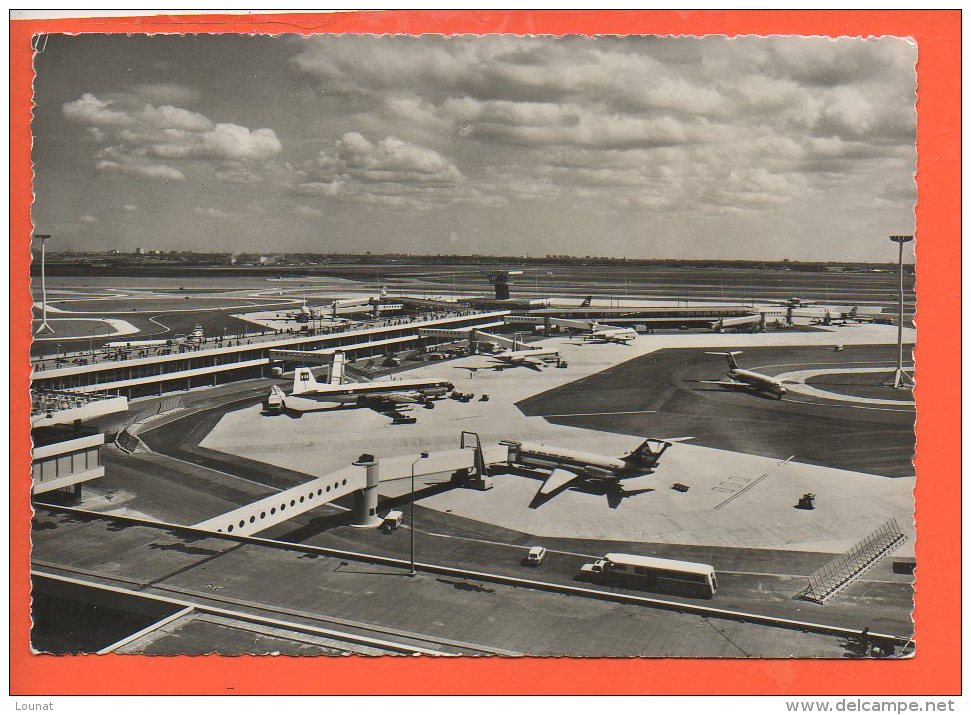 Avion - Aéroport  - AMSTERDAM - SCHIPHOL - 1946-....: Era Moderna