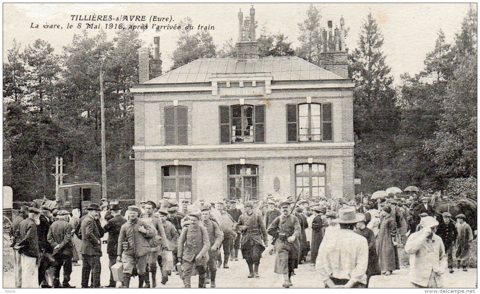 TILLIERES SUR  AVRE  - La Gare Le 8 Mai 1916 Apres L'arrivée Du Train - Tillières-sur-Avre